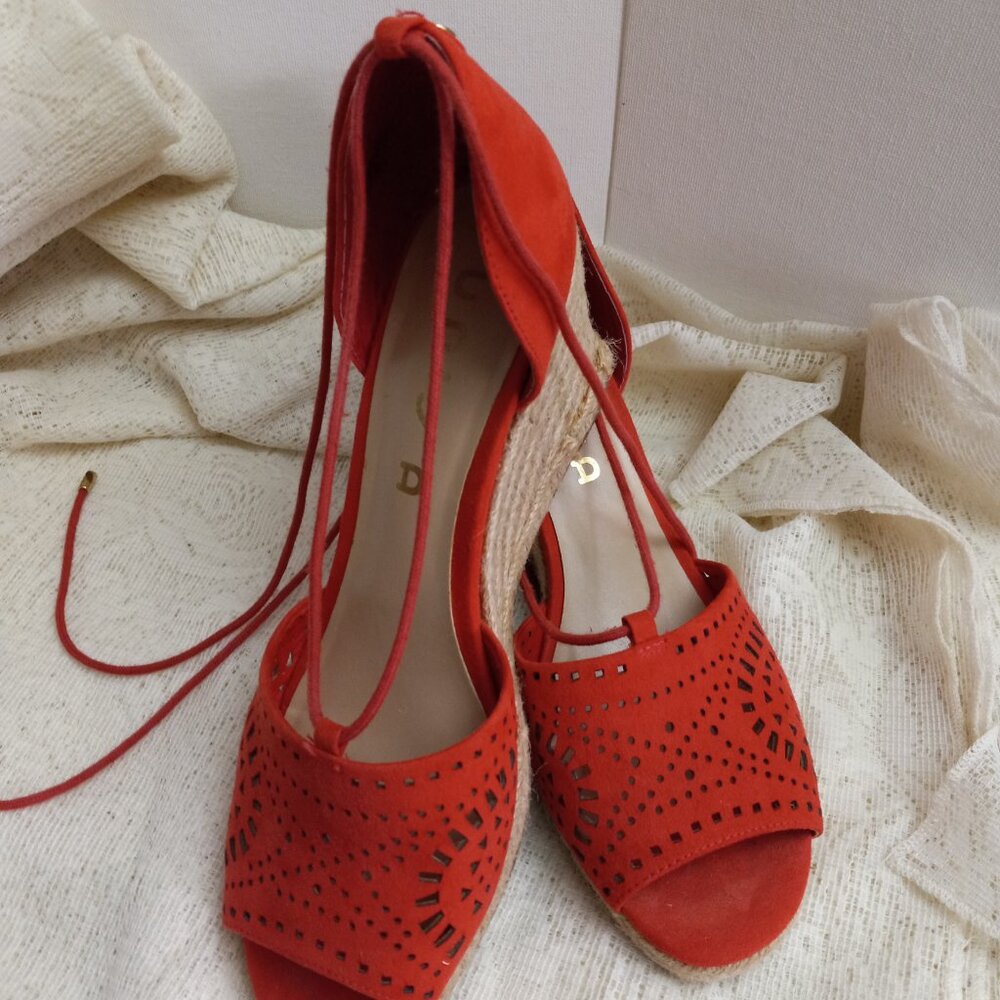 UNISA Red Suede, Tie Up Women Wedge Sandal Sz 8.5